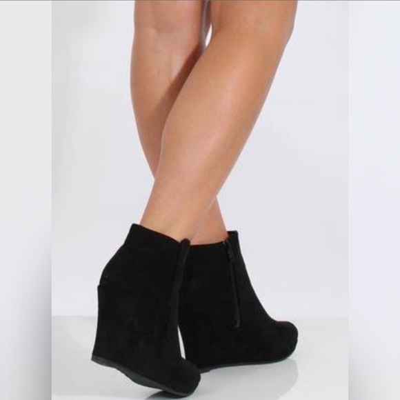 Faux Suede Black Wedge Booties‎ - Picture 1 of 8